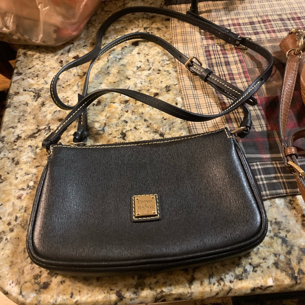 Black leather like new Dooney and Bourke purse